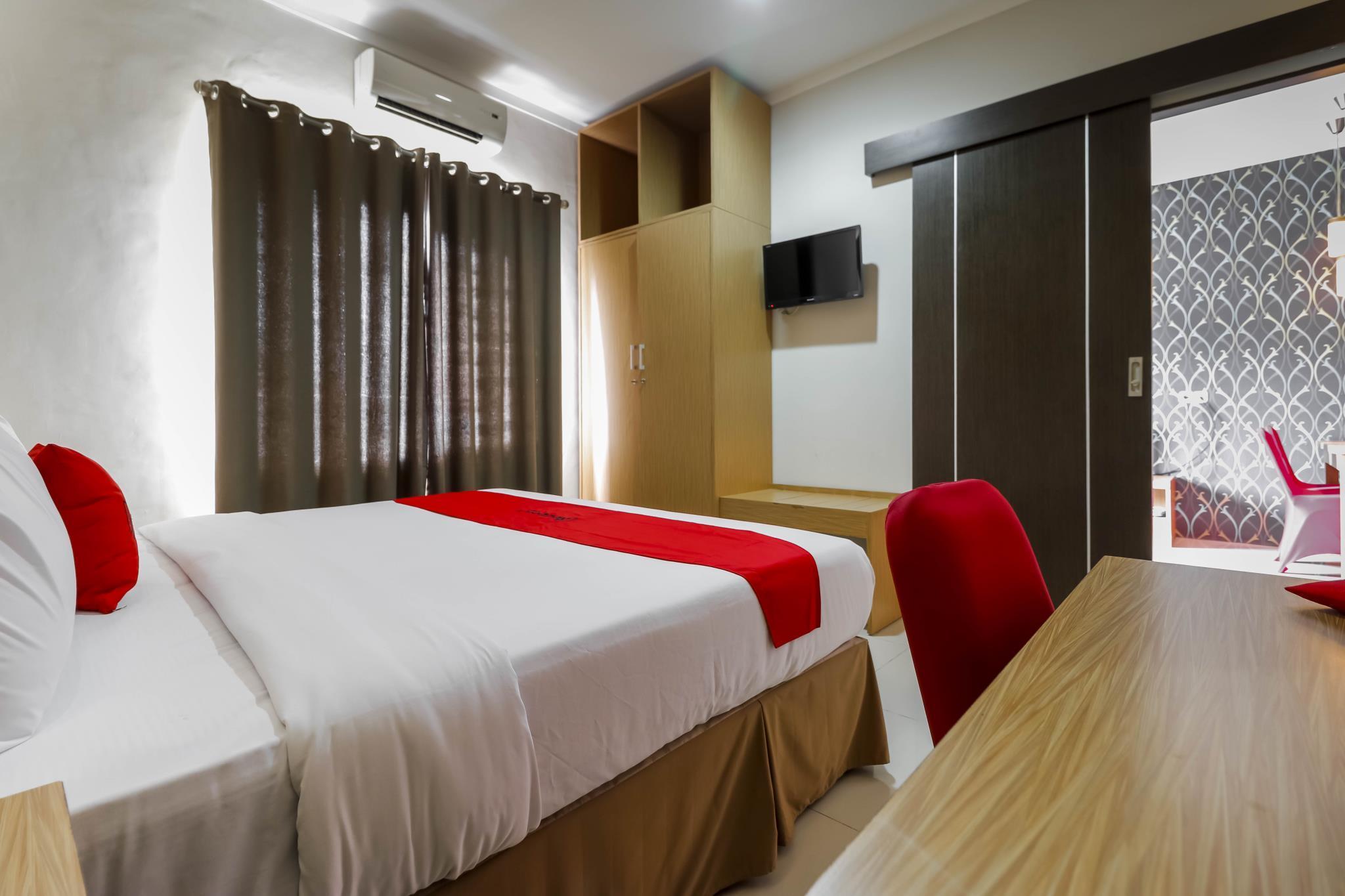 Reddoorz Plus Near Pantai Losari Makassar Exterior photo