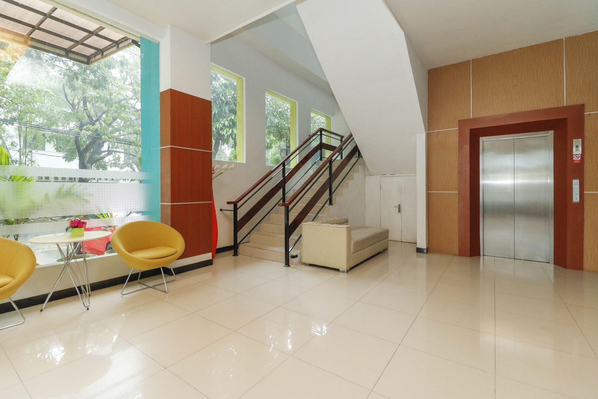 Reddoorz Plus Near Pantai Losari Makassar Exterior photo